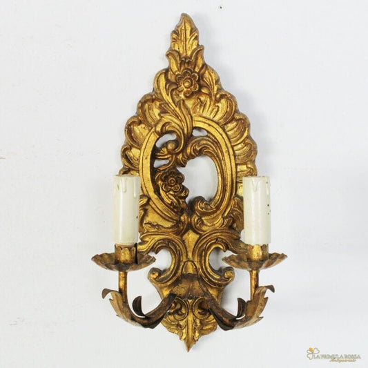 Applique vintage stile antico in legno dorato oro lampada da parete a due luci . Lampade Appliques