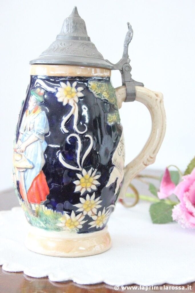 BOCCALE VINTAGE  IN CERAMICA  LAVORAZIONE A BASSORILIEVO DIPINTO A MANO H cm18 Birra & dintorni