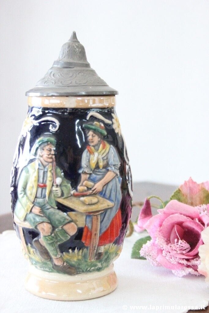 BOCCALE VINTAGE  IN CERAMICA  LAVORAZIONE A BASSORILIEVO DIPINTO A MANO H cm18 Birra & dintorni
