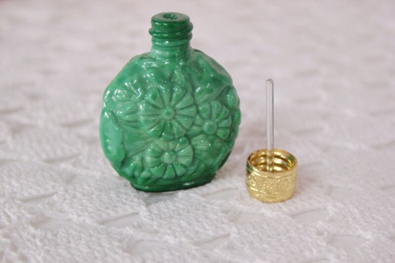 Boccetta porta profumo vintage in vetro verde per signora da borsetta collezione Sheffield & Argento