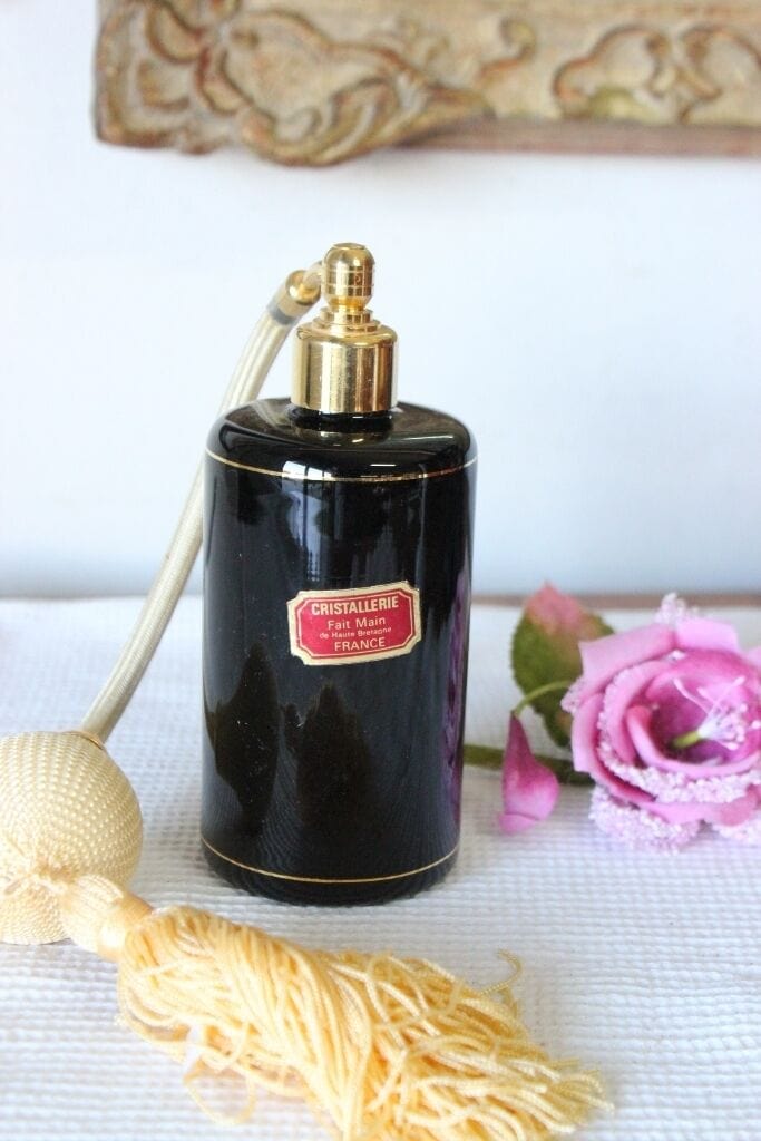 BOCCETTA VINTAGE IN VETRO PER PROFUMO CON SPRUZZINO PORTA PROFUMO HAUTE BRETAGNE Vetri e Cristalli