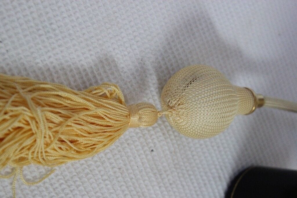 BOCCETTA VINTAGE IN VETRO PER PROFUMO CON SPRUZZINO PORTA PROFUMO HAUTE BRETAGNE Vetri e Cristalli