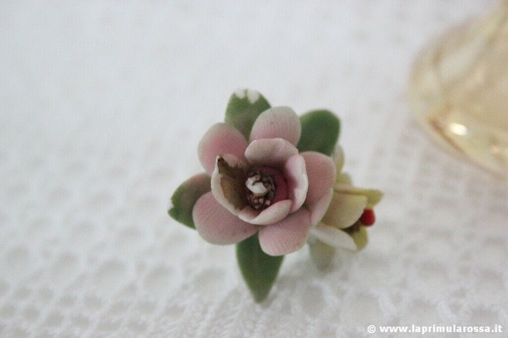 BOTTIGLIETTA PORTA PROFUMO VINTAGE VETRO TAPPO PORCELLANA FIORI PERFUME BOTTLE Vetri e Cristalli
