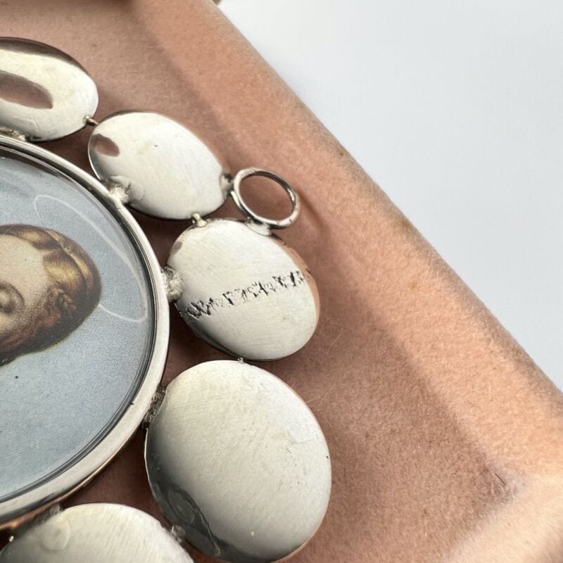 Capoculla  in Argento 800 Antico con Madonna Medaglione da culla in miniatura Oggetti sacri - rosari