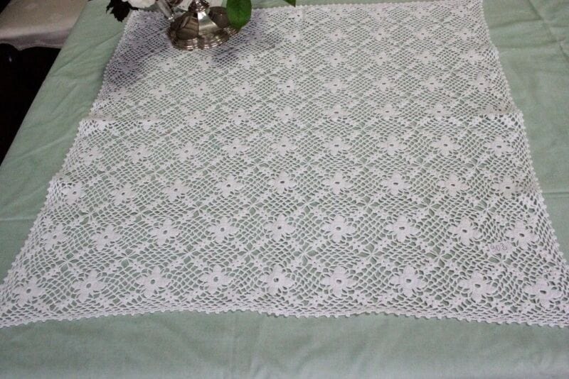 CENTRO VINTAGE IN COTONE BIANCO LAVORATO AD UNCINETTO cm 65x65 CROCHET HAND MADE Corredo Pizzi e Tessuti