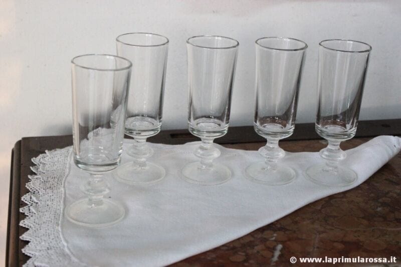 CINQUE BICCHIERI CALICE VINTAGE IN VETRO - VINTAGE ITALIAN GLASSES DRINKS Vetri e Cristalli