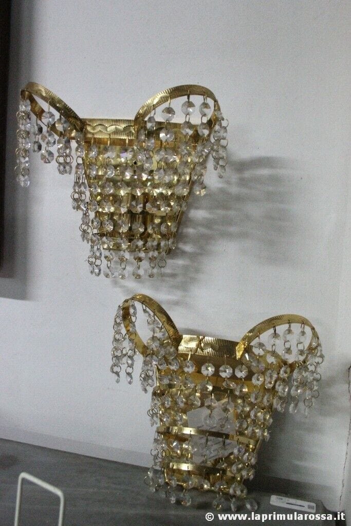 COPPIA  APPLIQUE IN METALLO DORATO E CRISTALLI  VINTAGE ITALIAN WALL SCONES Lampade Appliques