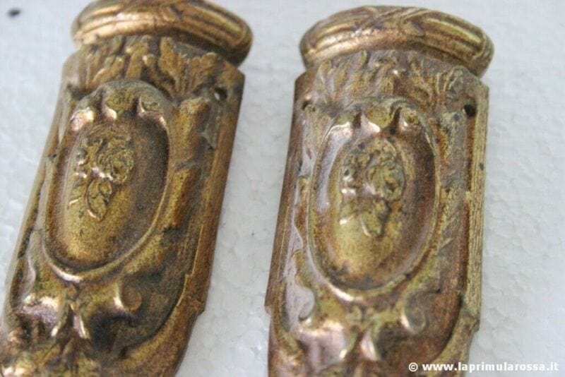 COPPIA DI FREGI ANTICHI IN BRONZO H cm14 x MOBILE PAIR ANTIQUE BRONCE DECORATION Restauro