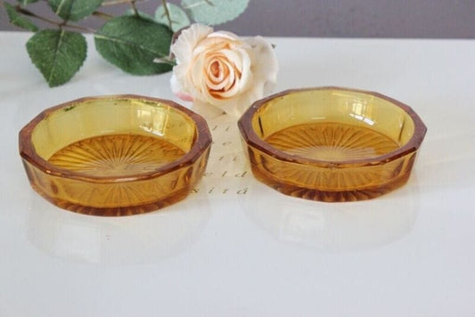 COPPIA DI PIATTINI D'EPOCA IN VETRO DI COLORE GIALLO PAIR VINTAGE GLASS DISHES Vetri e Cristalli