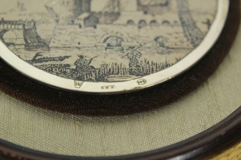 Coppia di quadri quadretti incisione su argento 800 in miniatura vintage rotondi Quadri