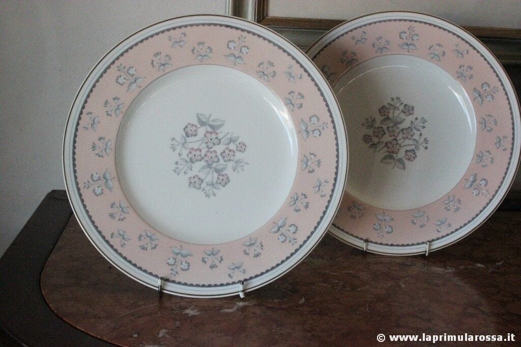 COPPIA PIATTI VINTAGE IN PORCELLANA WEDGWOOD MOTIVO PIMPERNEL BONE CHINA PLATES Ceramiche e Porcellane