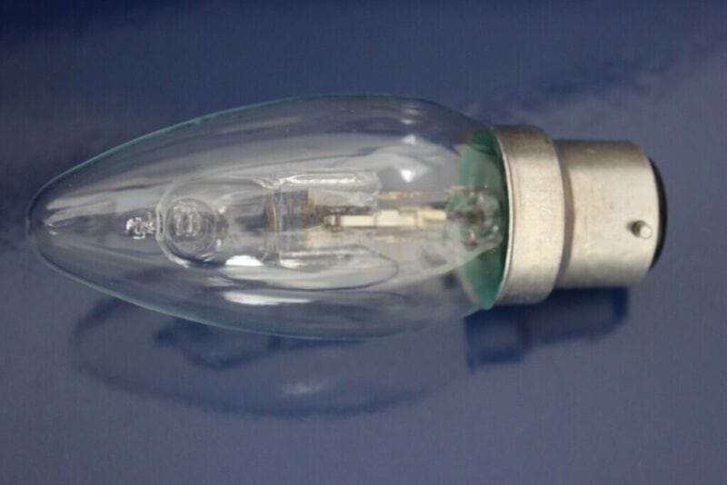 DUE LAMPADINE ALOGENE A CANDELA OSRAM  40 watt INNESTO A BAIONETTA  B22 Lampade Appliques