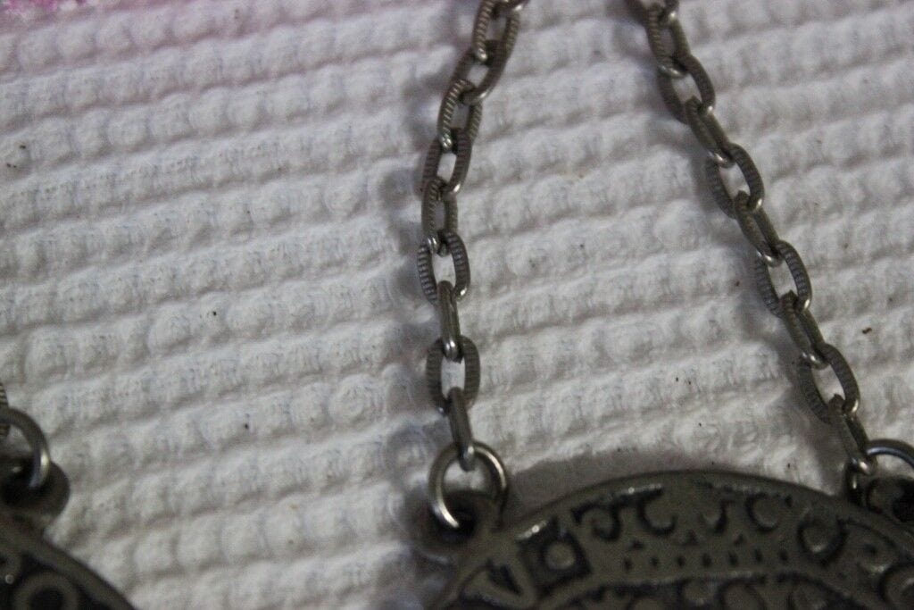 ETICHETTE IN PELTRO VINTAGE GIN E SHERRY x BOTTIGLIA PEWTER DECANTER TAG LABELS Sheffield & Argento