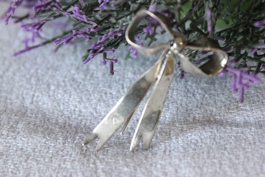 FIOCCO VINTAGE IN ARGENTO / SPILLA / CIONDOLO H cm 4,5 Sheffield & Argento