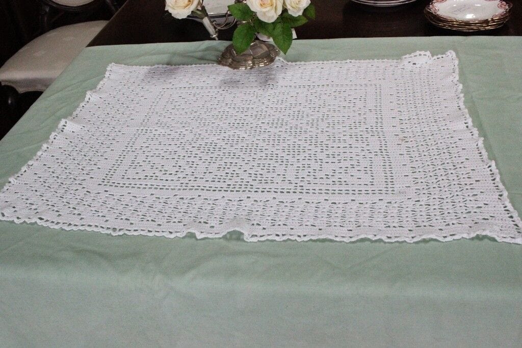 GRANDE CENTRO VINTAGE IN COTONE BIANCO LAVORATO A UNCINETTO cm 85x60 CROCHET Corredo Pizzi e Tessuti