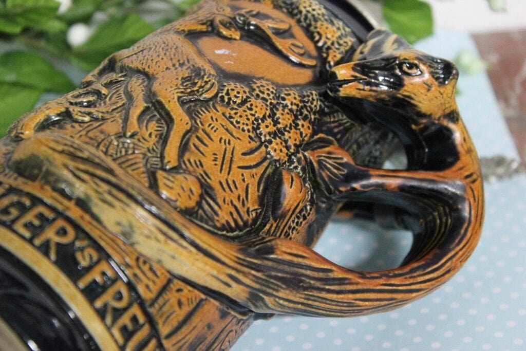 JAGER FREUD DIE GRUNE HEID BOCCALE D'EPOCA IN CERAMICA MANICO CON VOLPE H CM 24 Birra & dintorni