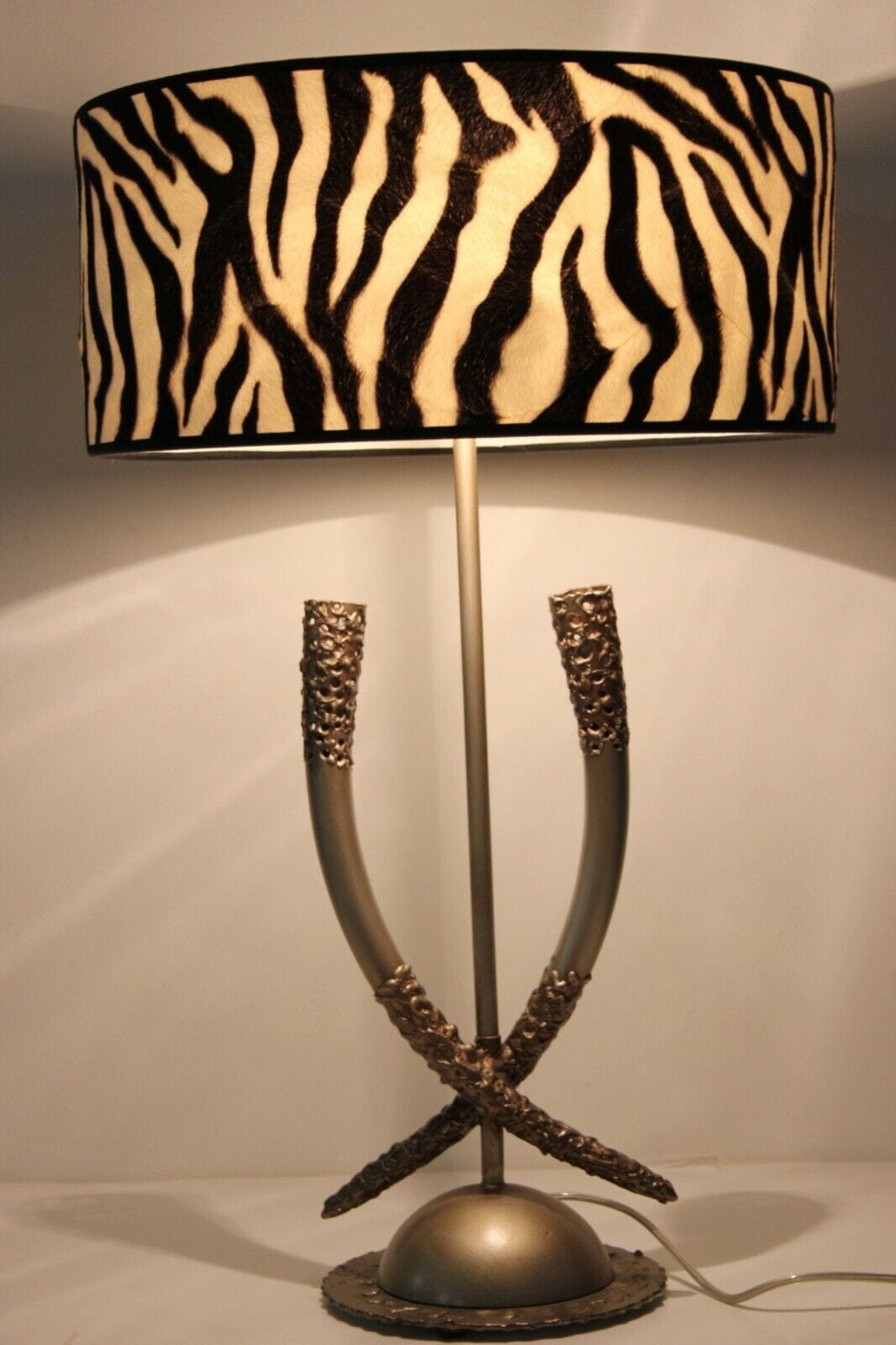 LAMPADA DA TAVOLO ZEBRATA SAFARI SAVANA LUME SALOTTO SOGGIORNO  MM LAMPADARI Lampade Appliques