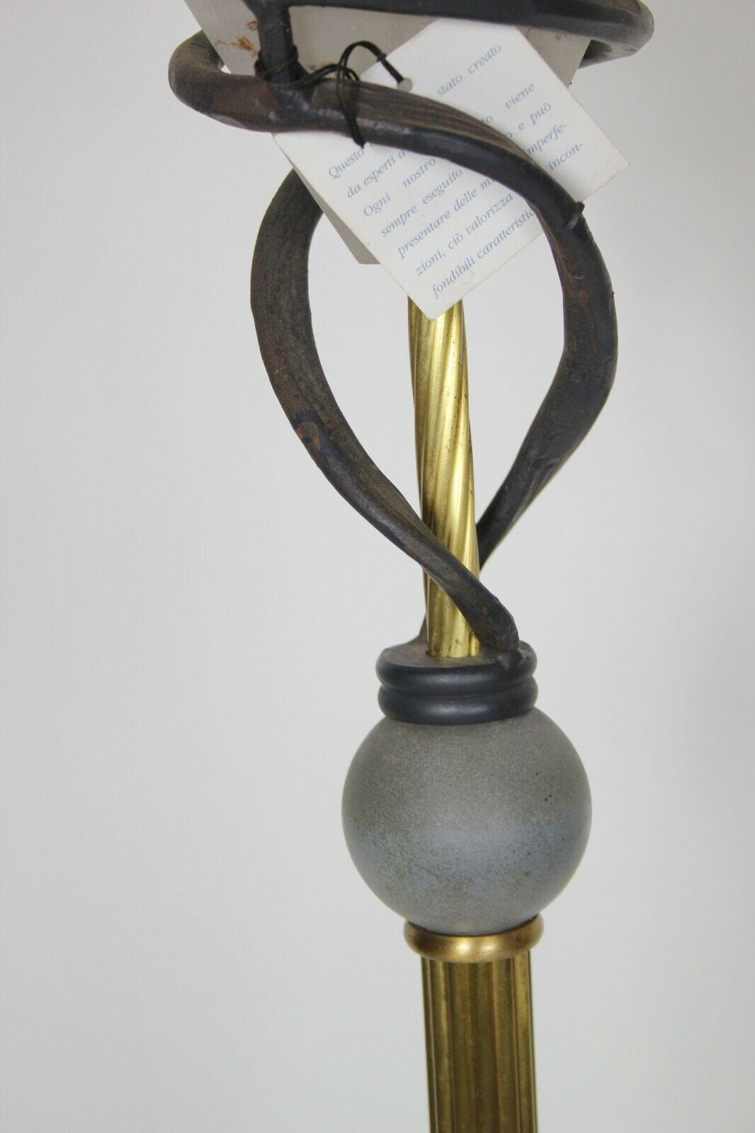 LAMPADA DA TERRA VINTAGE IN OTTONE FERRO ANFORA IN VETRO SATINATO VASO H 182 Lampade Appliques