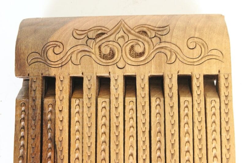 Leggio antico in legno intagliato per corano supporto pieghevole porta libro Complementi d'arredo