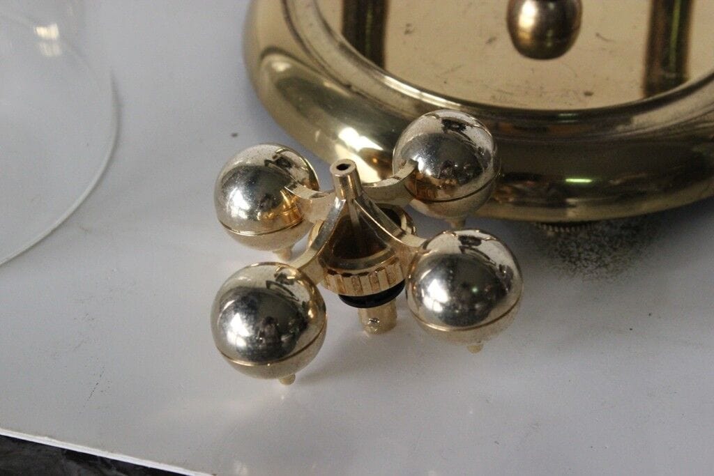 OROLOGIO DA TAVOLO ANNI '70 A QUARZO, NON FUNZIONANTE MARCA KUNDO / RICAMBI Orologi, Accessori & Ricambi