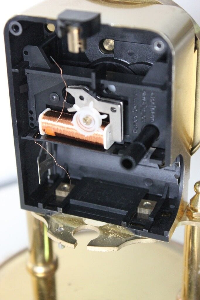 OROLOGIO DA TAVOLO ANNI '70 A QUARZO, NON FUNZIONANTE MARCA KUNDO / RICAMBI Orologi, Accessori & Ricambi