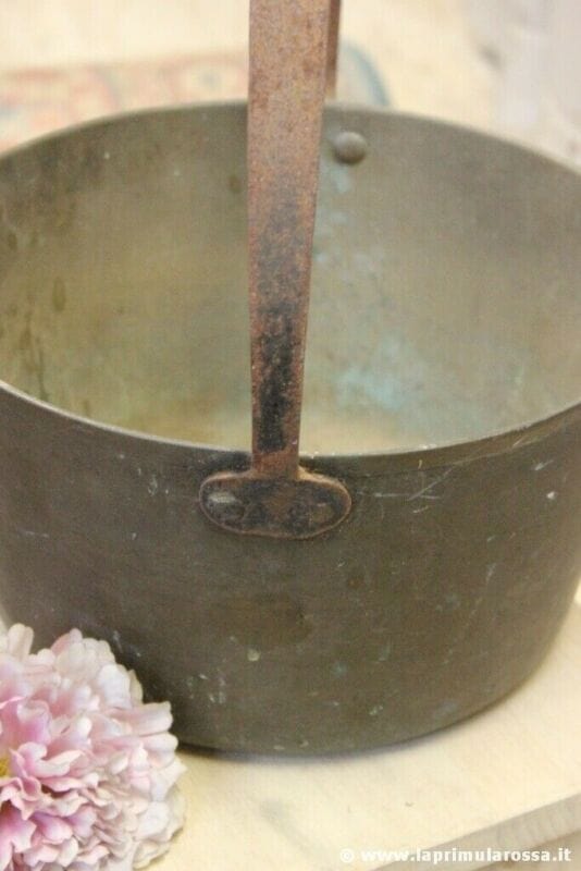 PAIOLO ANTICO IN OTTONE E FERRO - VECCHIO SECCHIO  - CACHE POT PENTOLA 31 h 37 Ottone