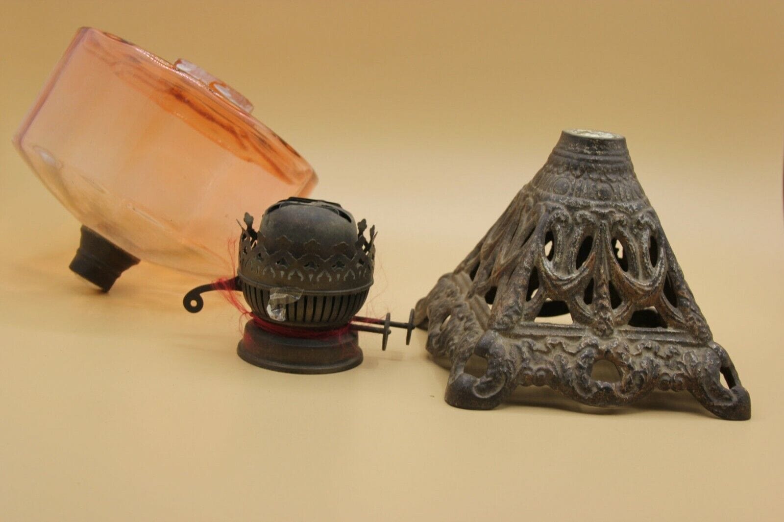 Pezzi ricambi Antico lume lampada a petrolio base in ghisa bruciatore regolatore Other