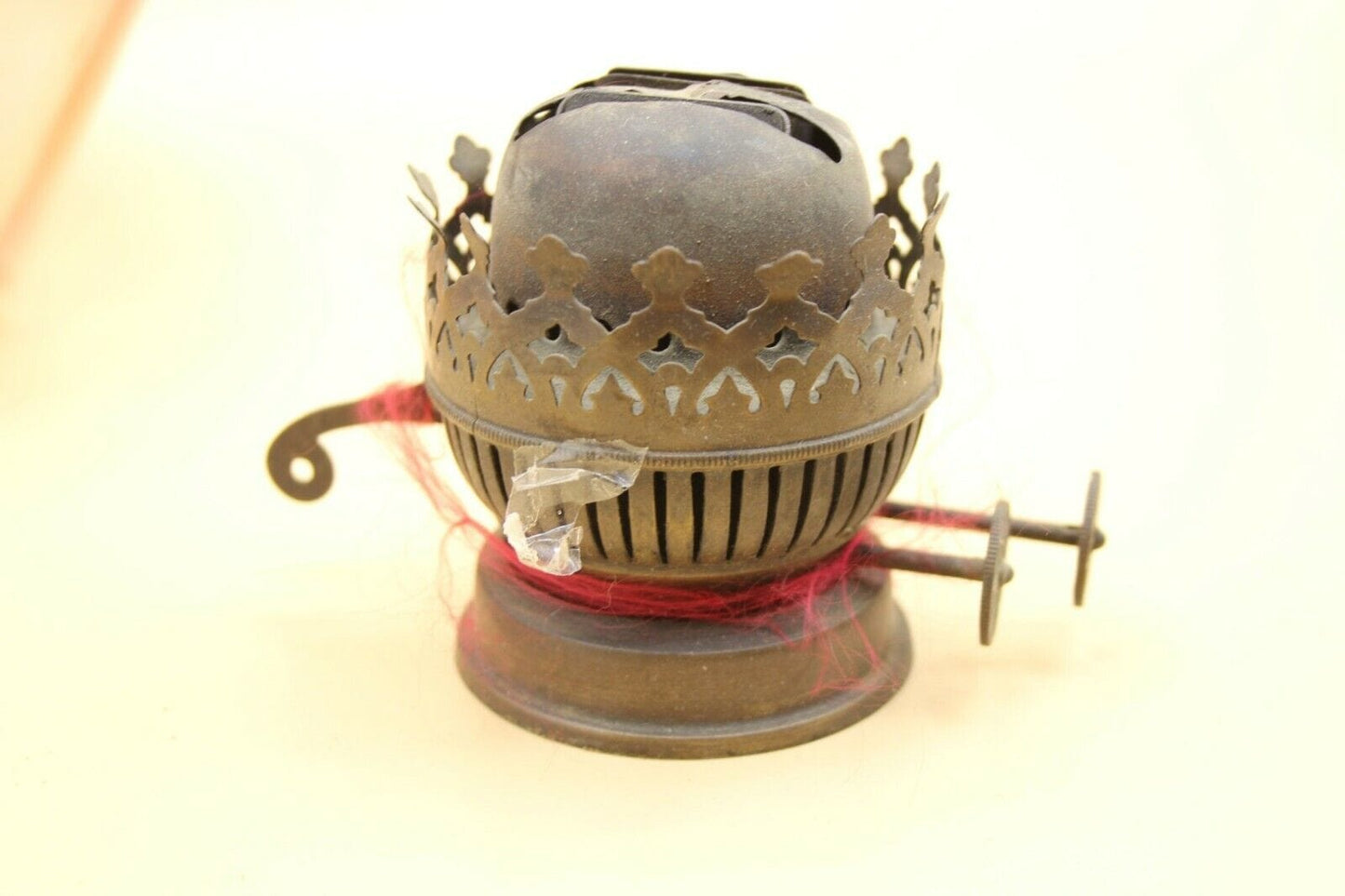 Pezzi ricambi Antico lume lampada a petrolio base in ghisa bruciatore regolatore Other