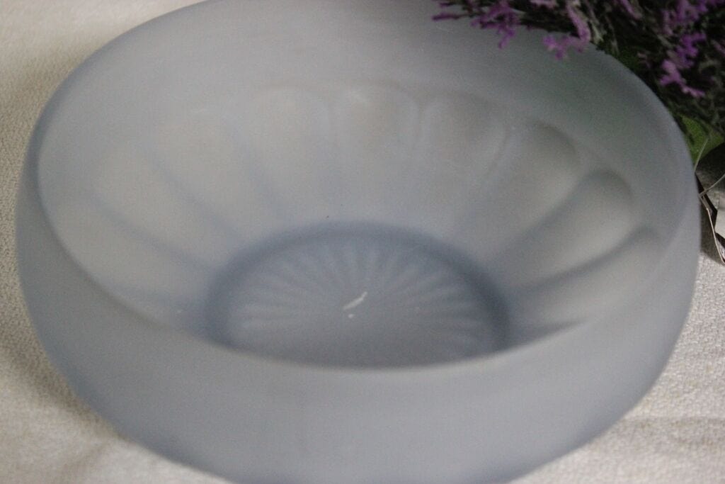 PORTAFIORI D'EPOCA IN VETRO OPALINE COLORE CELESTE /  PORTA BON BON VINTAGE BOWL Vetri e Cristalli