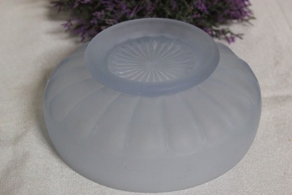 PORTAFIORI D'EPOCA IN VETRO OPALINE COLORE CELESTE /  PORTA BON BON VINTAGE BOWL Vetri e Cristalli