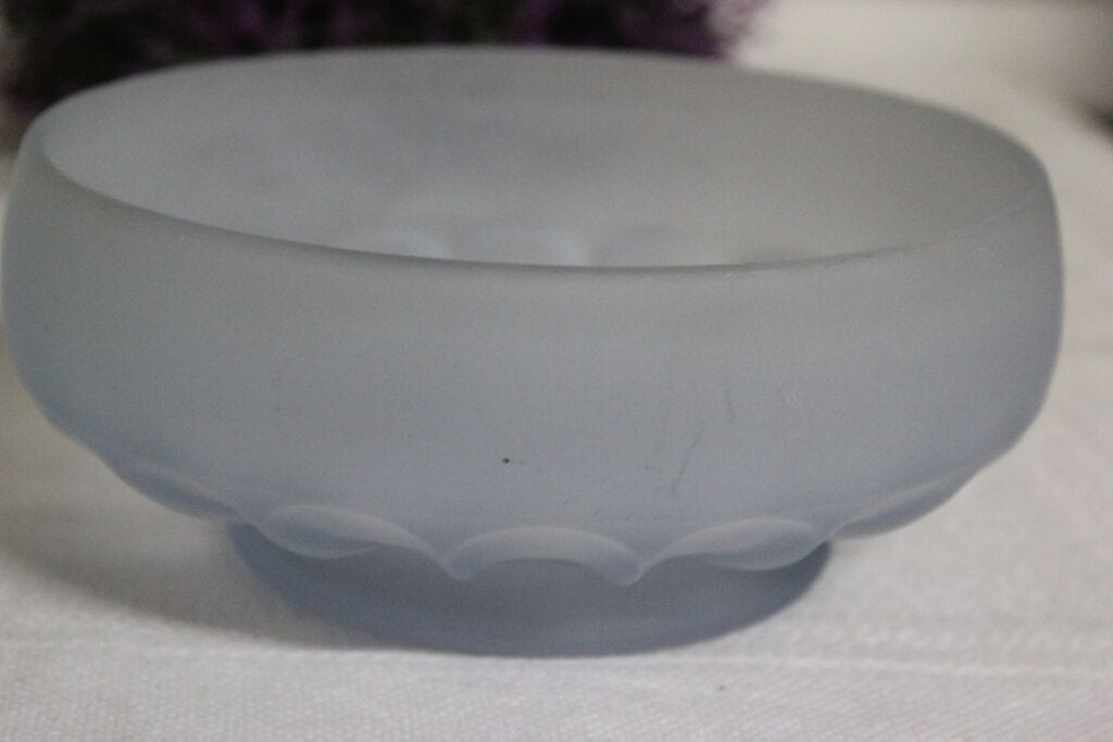 PORTAFIORI D'EPOCA IN VETRO OPALINE COLORE CELESTE /  PORTA BON BON VINTAGE BOWL Vetri e Cristalli