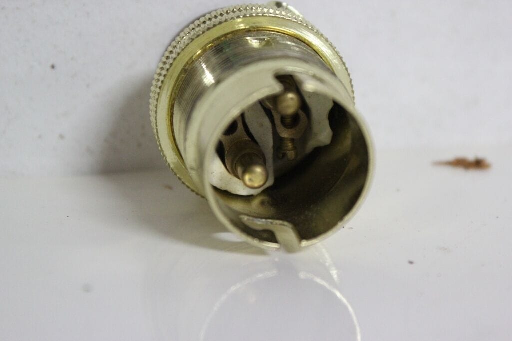 PORTALAMPADA   A BAIONETTA B 22  x  LUME E LAMPADA D'EPOCA  ACCESSORI ELETTRICI Lampade Appliques
