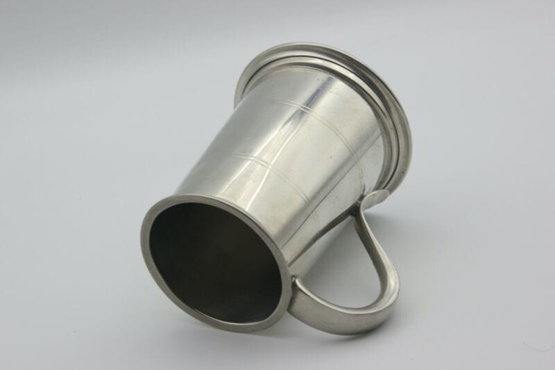 Portapenne da scrivania antico in metallo peltro boccale d'epoca 900 inglese Arc Sheffield & Argento