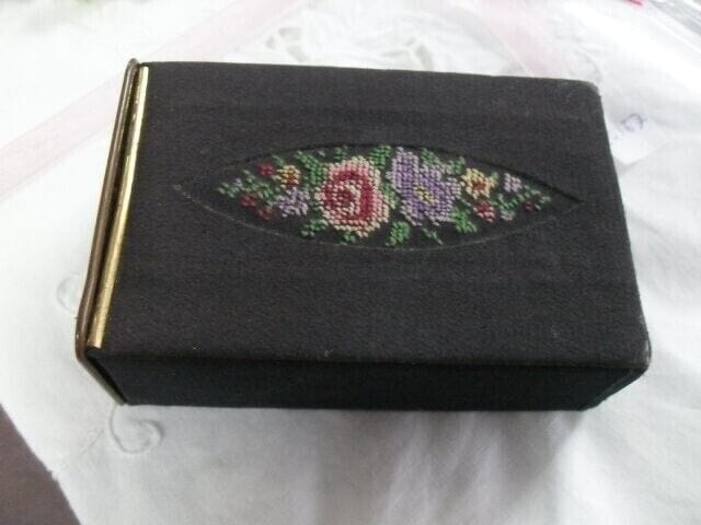 PORTASIGARETTE D'EPOCA TESSUTO NERO RICAMO MEZZO PUNTO VINTAGE CIGARETTE CASE Oggetti per fumatori
