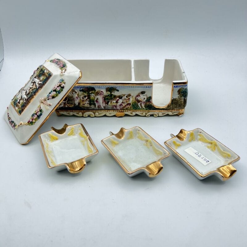 Portasigarette Porta sigarette in ceramica Capodimonte – La