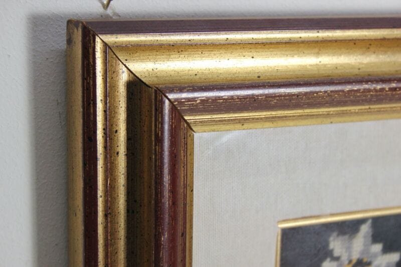 Quadro con fiori mezzo punto ricamo vintage ricamato con lana cornice oro dorata Corredo Pizzi e Tessuti
