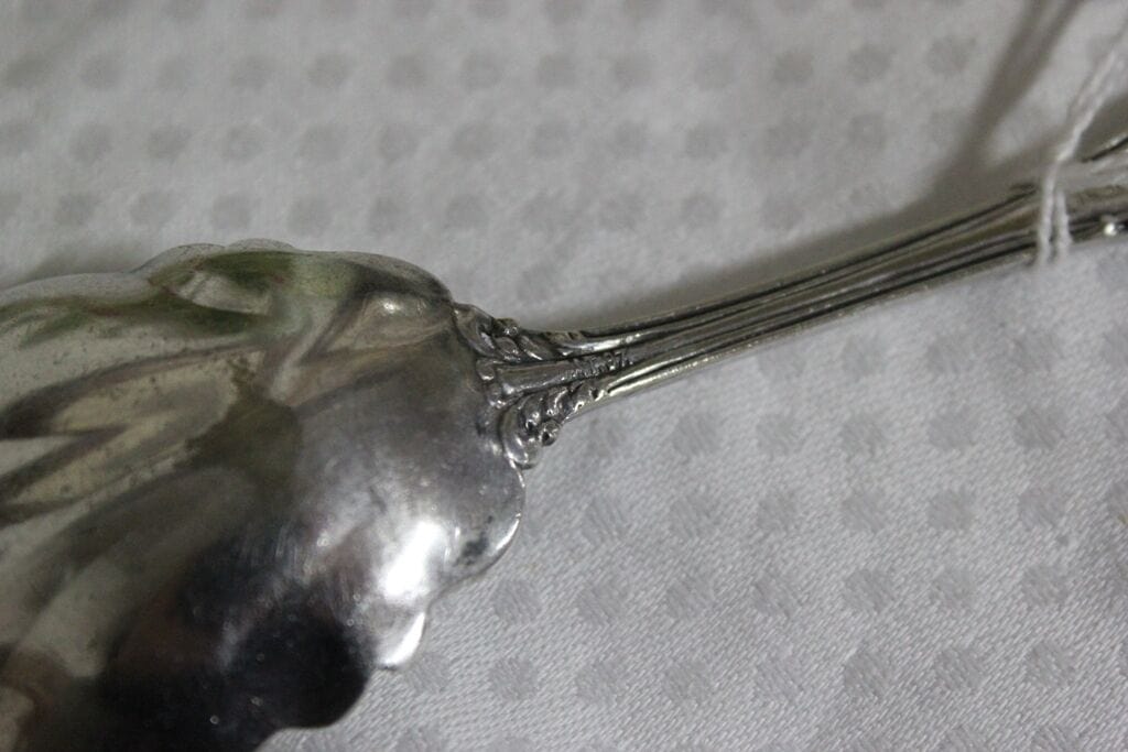 RAFFINATO CUCCHIAINO ANTICO IN SHEFFIELD L. cm 15\ VECCHIO CUCCHIAIO n.2/ POSATA Sheffield & Argento