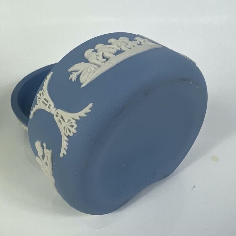 Scatola Portagioie in porcellana scatolina Wedgwood Celeste Vintage Putti Angeli Ceramiche e Porcellane