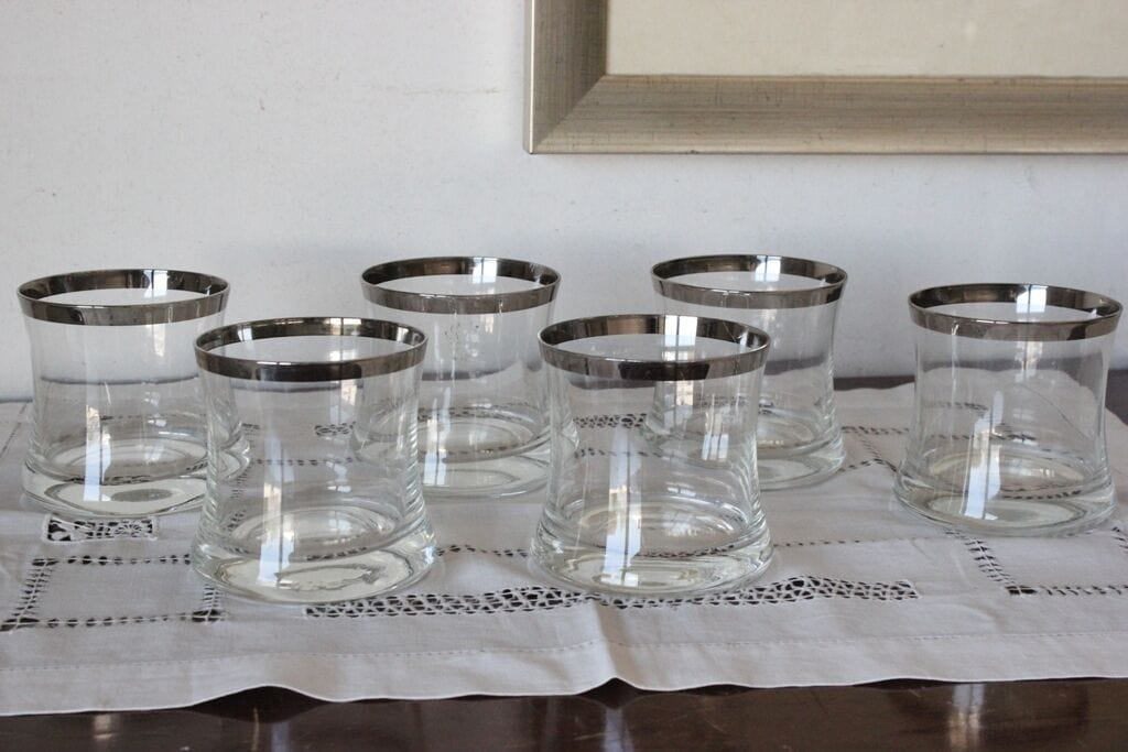 SEI BICCHIERI VINTAGE IN VETRO DA WHISKEY / SIX VINTAGE GLASSES Vetri e Cristalli