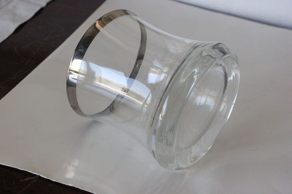 SEI BICCHIERI VINTAGE IN VETRO DA WHISKEY / SIX VINTAGE GLASSES Vetri e Cristalli
