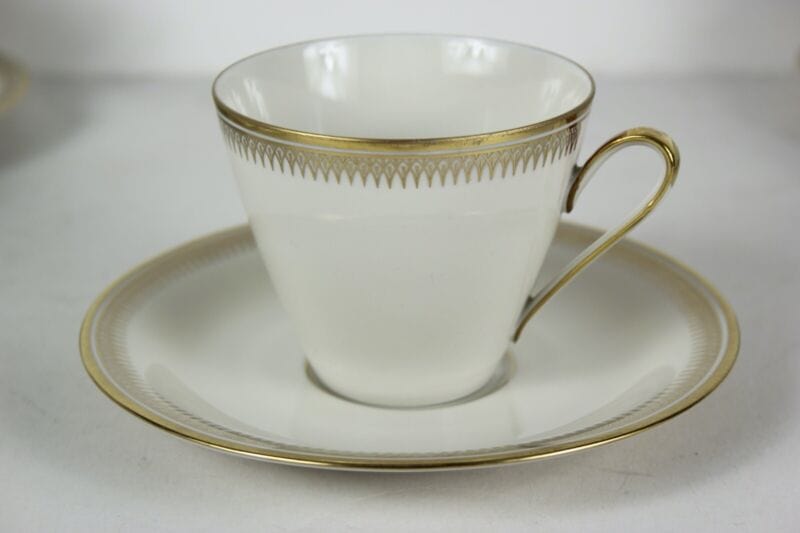Servizio antico da the te in porcellana Bavaria bianca e oro set tazze teiera Ceramiche e Porcellane