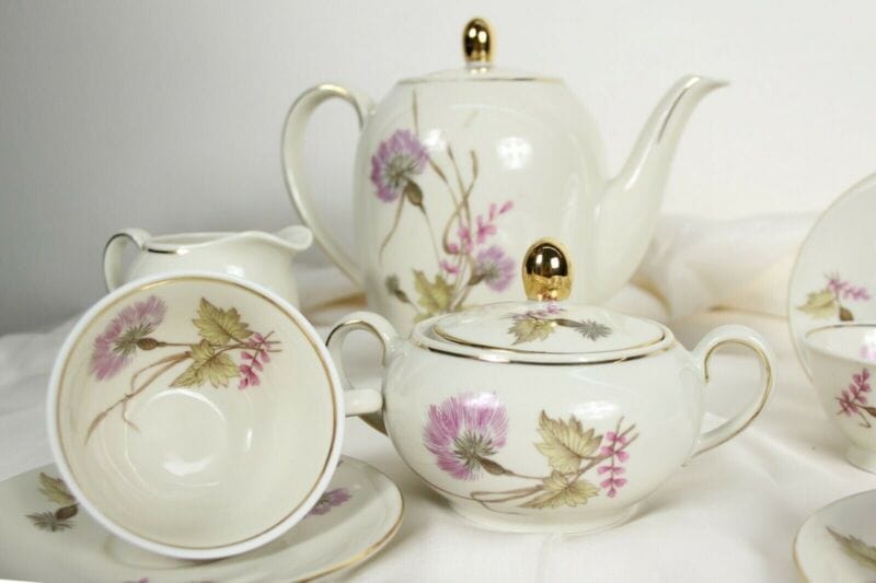 Servizio da caffe antico Bavaria in porcellana anni 40 tazze tazzine oro e fiori Ceramiche e Porcellane