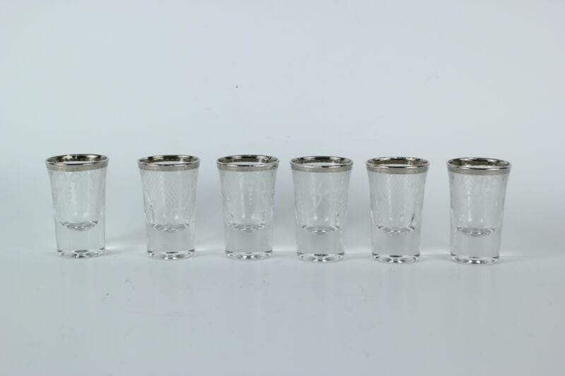 Set Bicchieri vintage a calice in cristallo serigrafato – La Primula Rossa  Antiquariato