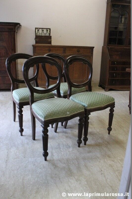 SET DI 4 SEDIE IN LEGNO DI MOGANO STILE '800 FOUR VINTAGE VICTORIAN STYLE CHAIRS Arredamento