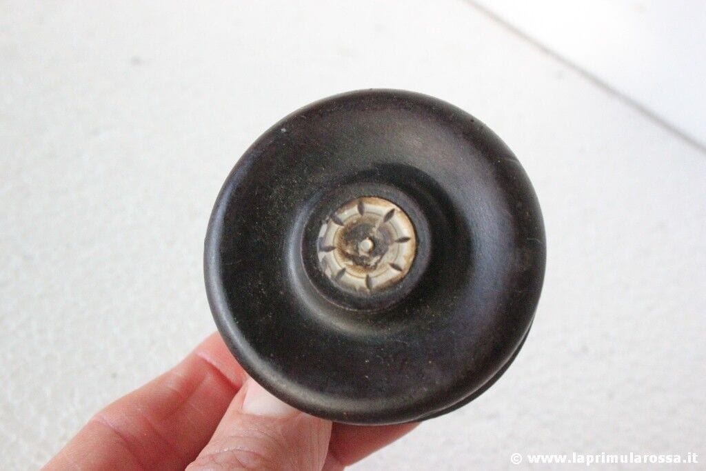 SET DI CINQUE POMOLI ANTICHI IN LEGNO X MOBILE EPOCA 800 VICTORIAN WOODEN KNOBS Restauro
