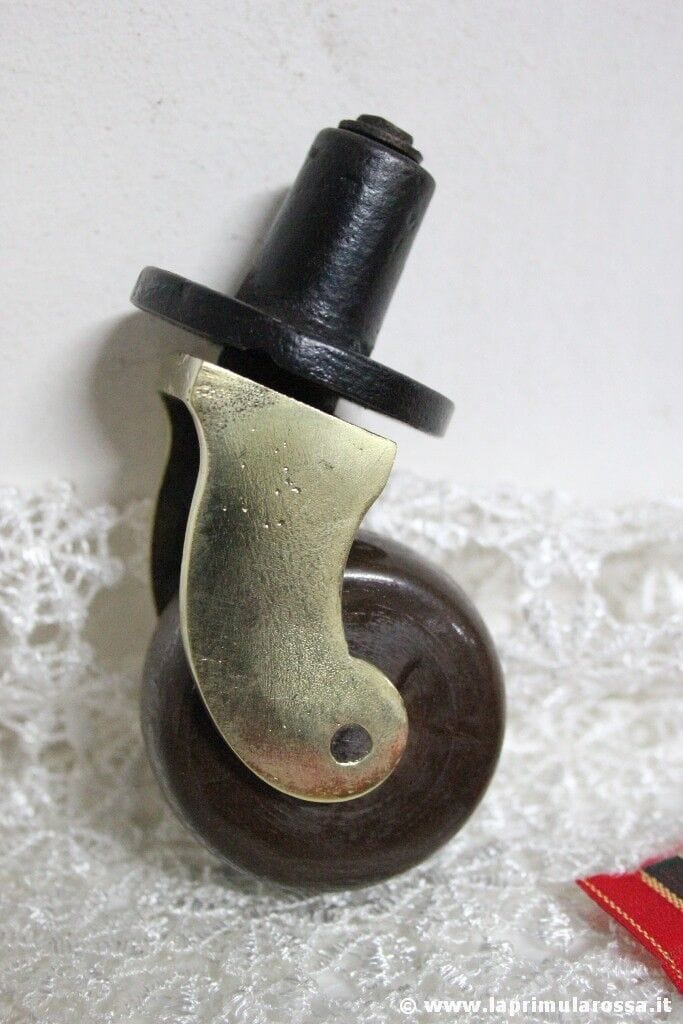 SET DI QUATTRO RUOTE ANTICHE IN CERAMICA E OTTONE  ROTELLE INGLESI 800 CON PERNO Restauro