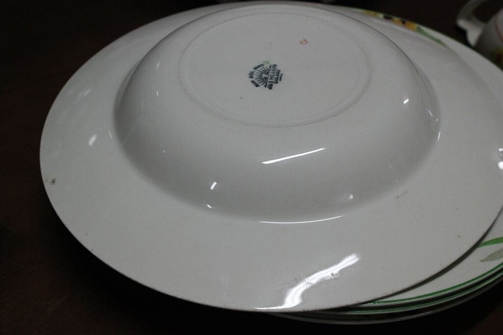 SET DI SEI PIATTI D'EPOCA  IN CERAMICA INGLESE J. G. MEAKIN + ZUPPIERA  SALSIERA Ceramiche e Porcellane