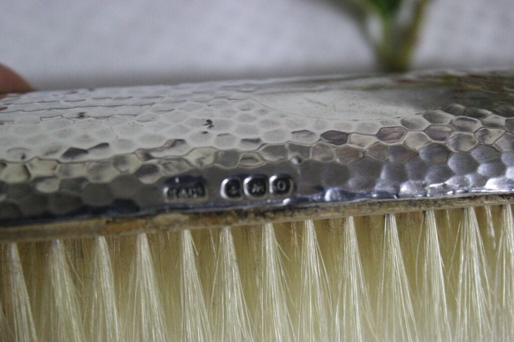 SPAZZOLA ANTICA IN ARGENTO ANNO 1913 L. cm 17 - VINTAGE STERLING SILVER BRUSH Sheffield & Argento