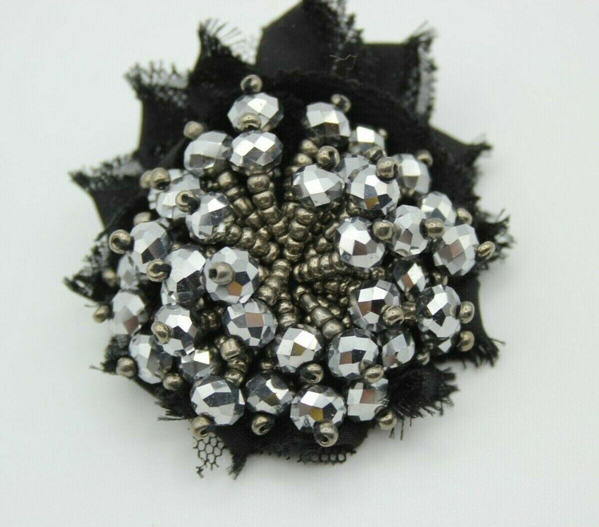 SPILLA VINTAGE ANNI 80 DI BIGIOTTERIA IN TESSUTO NERO CON PERLINE vintage brooch Bigiotteria & Accessori