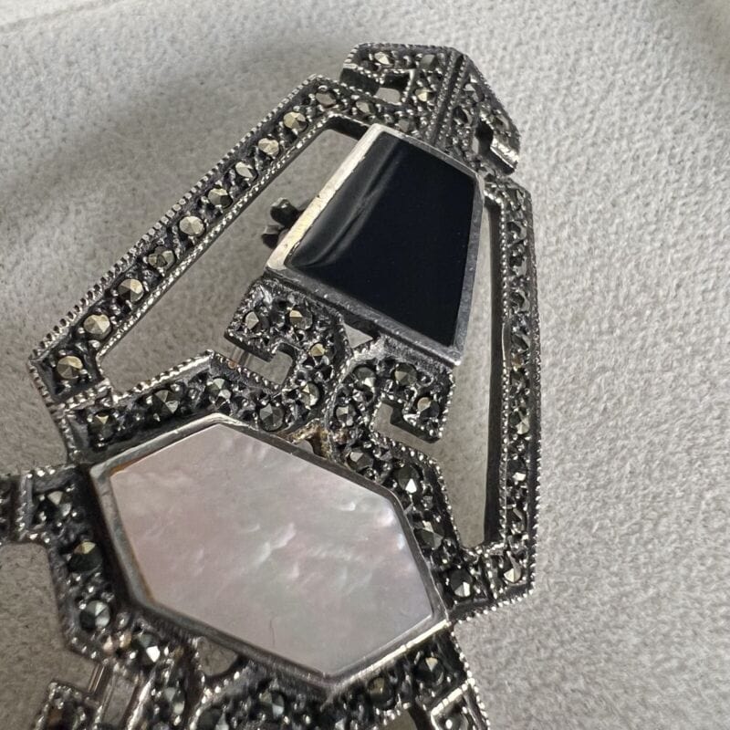 Spilla a forma di farfalla in argento sterling e marcasite. e argento